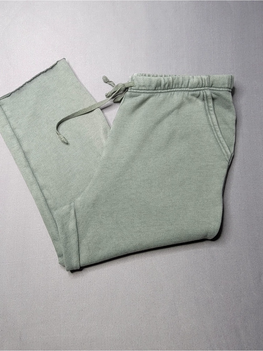 aerie women sweatpants capri color Sage Green size L